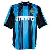 Inter Milan<br>Camiseta Local<br>2000 - 2001