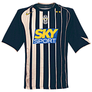Juventus<br>Away Shirt<br>2004 - 2005
