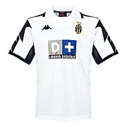 Juventus<br>Away Shirt<br>1999 - 2000