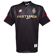 Juventus<br>Away Jersey<br>2001 - 2002