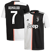 Ronaldo<br>Juventus Thuis Voetbalshirt<br>2019 - 2020