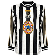 Newcastle United<br>Camiseta Local<br>1997 - 1998