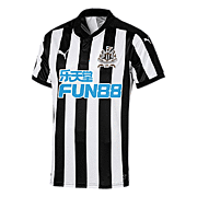 Newcastle United<br>3rd Jersey<br>2017 - 2018