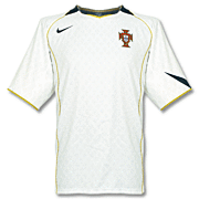 Portugal<br>Uit Voetbalshirt<br>2004 - 2005